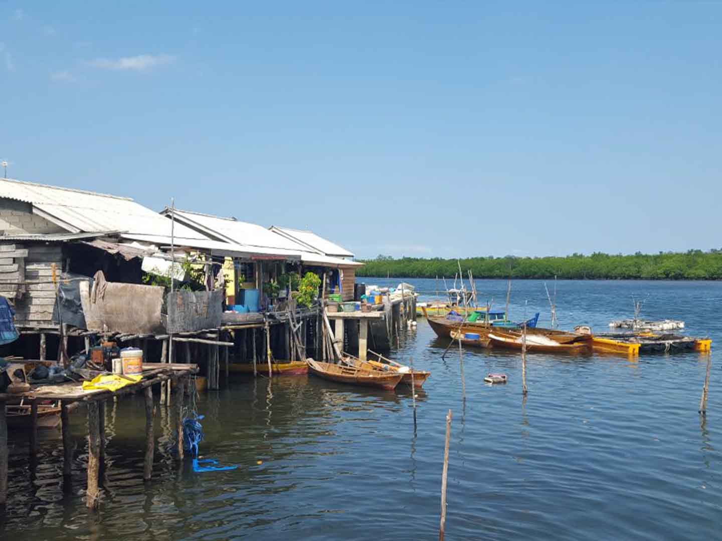 Take an afternoon to explore Panglong Village and experience the tranquility of life there. Observe the fishermen coming back to shore with the day's haul, mending their nets in their own yards, and airing out their seafood out in the open.