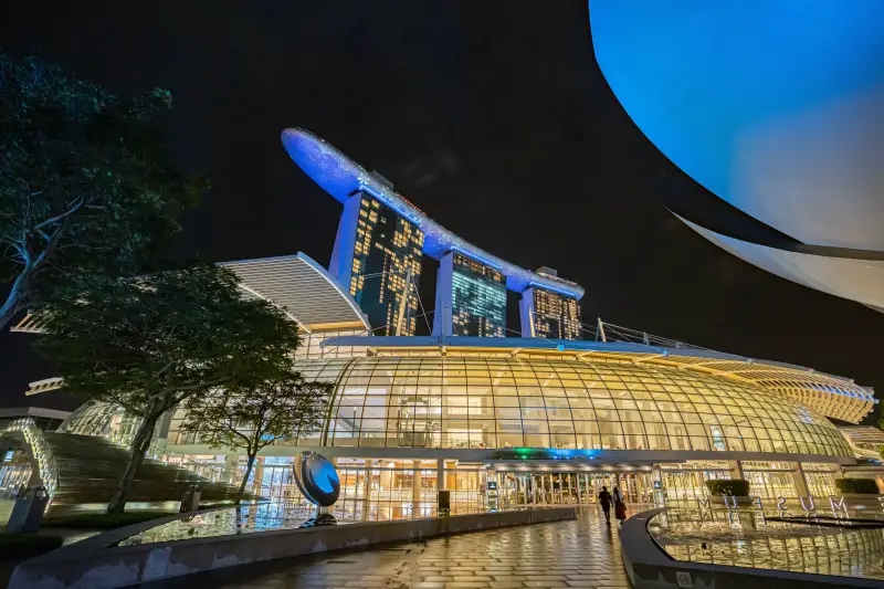 Frozen Light Show & Pop Up at Marina Bay Sands