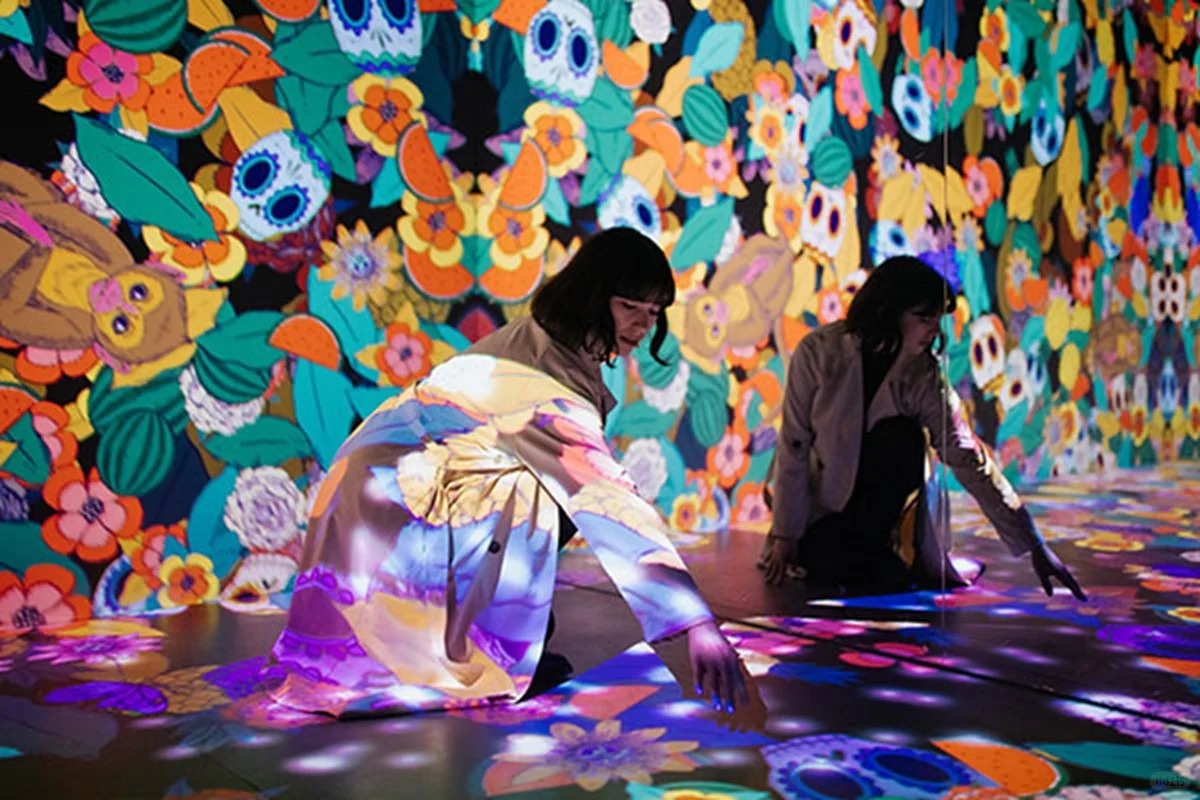 Step into the extraordinary life of Frida Kahlo, filled with resilience, creativity, and Mexican heritage! 