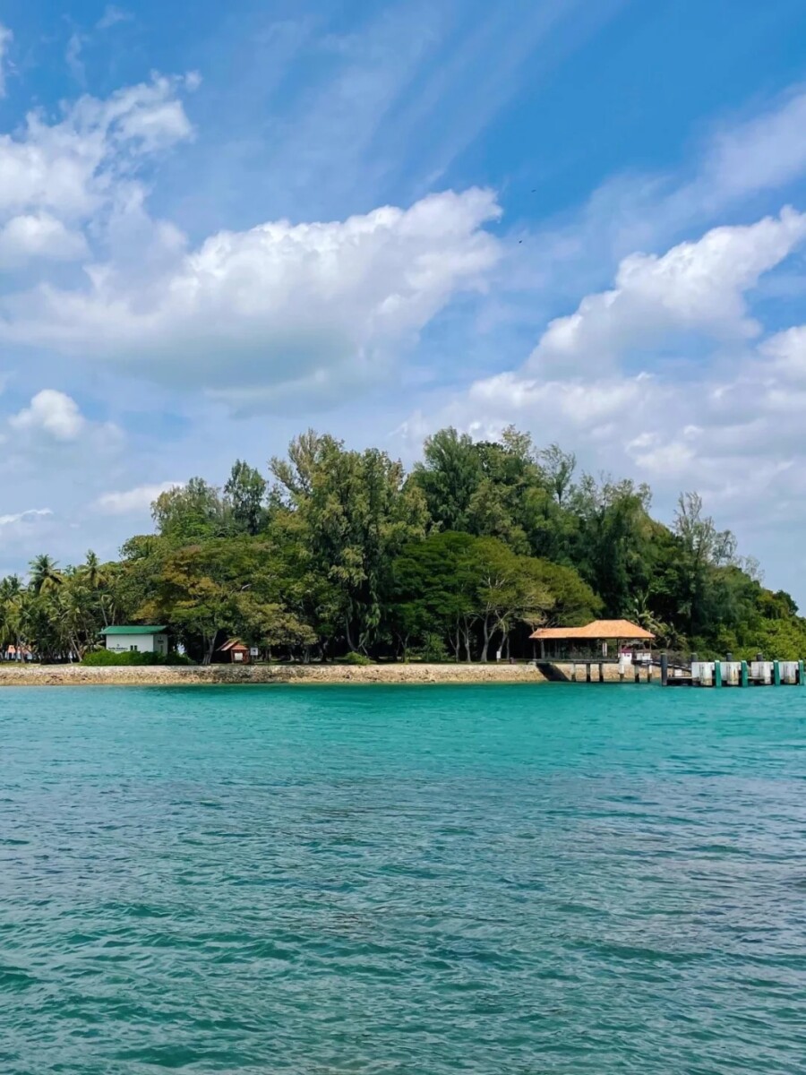 Sisters' Islands: Where turquoise waters meet vibrant marine life.