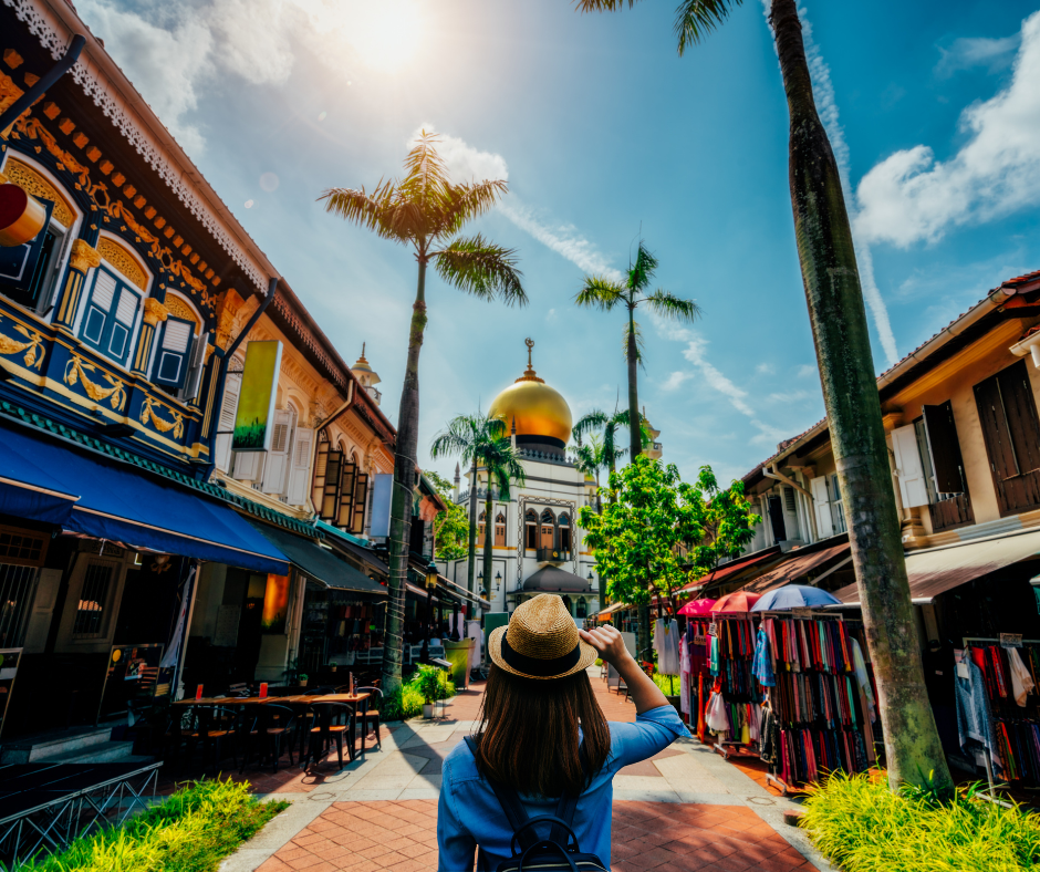  A melting pot of cultures! Singapore's vibrant neighborhoods offer a taste of the world.