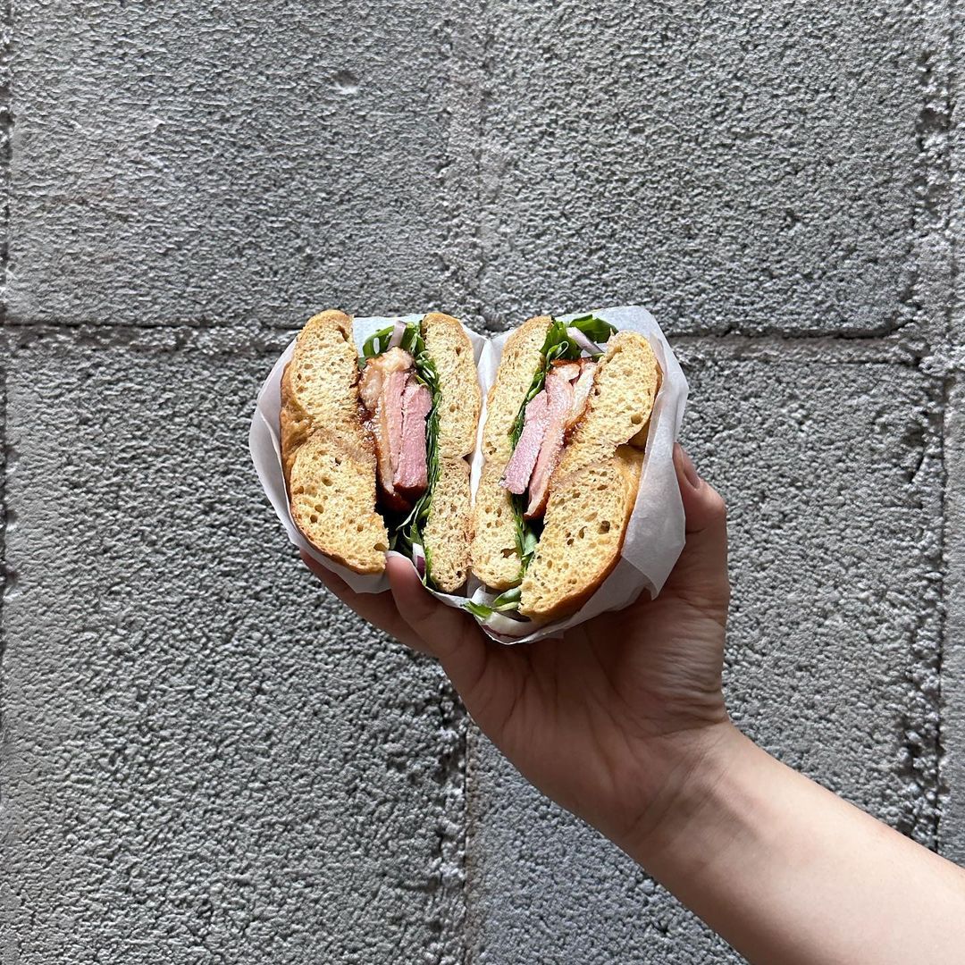 The perfect on-the-go breakfast (or anytime treat!) The Bagel Bunch in Buona Vista is your go-to for amazing bagels.
