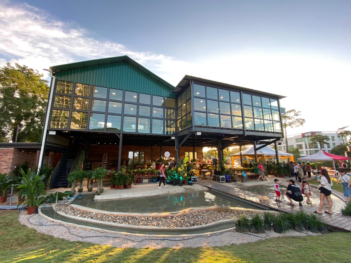 Zen vibes & mini splash pad fun? Artscape Landscape in JB has it all!