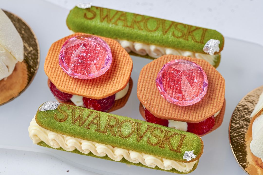 Unveil dazzling delights & delectable desserts! 