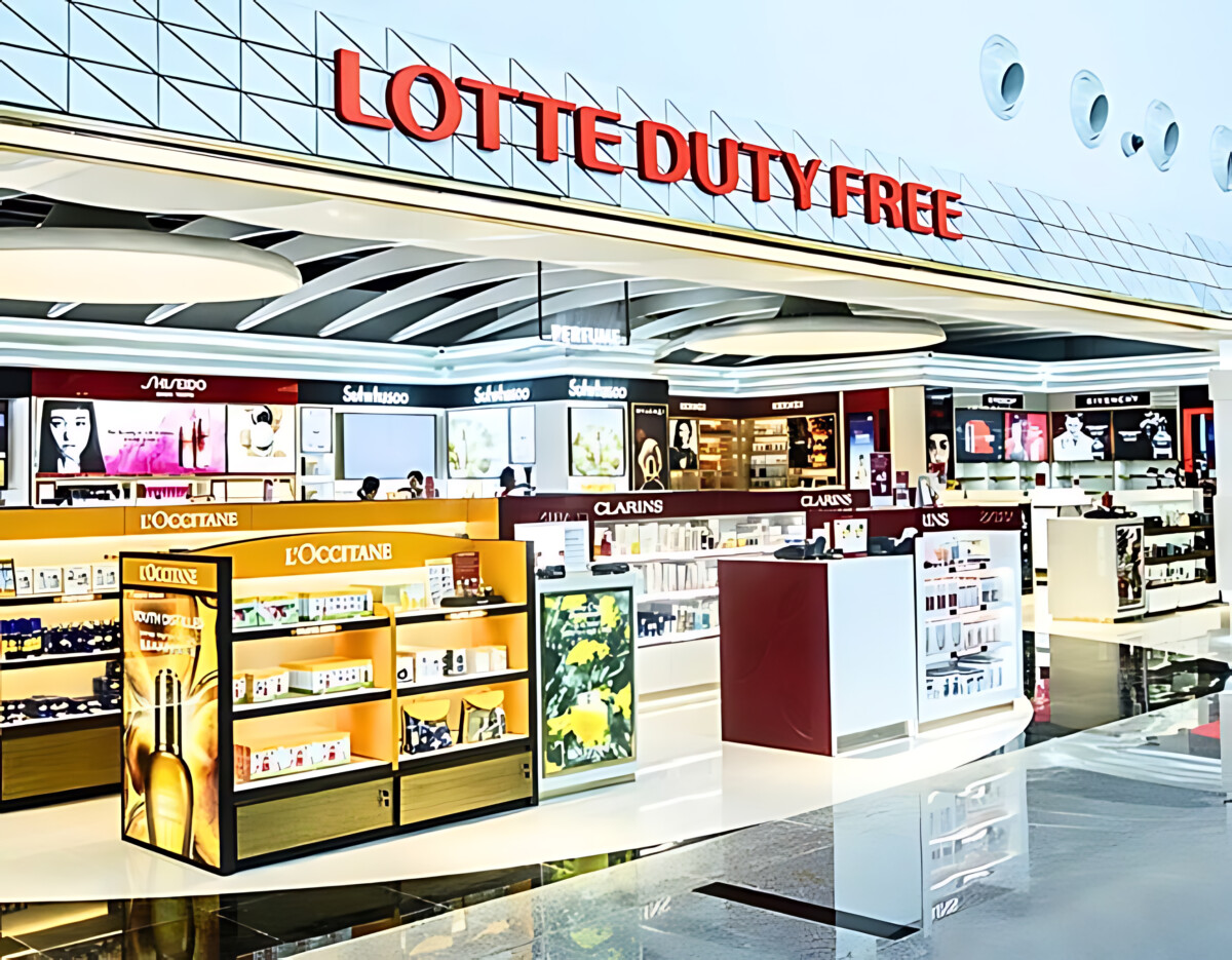 Stress-free shopping! Find your pickups at designated counters depending on your boarding gate.