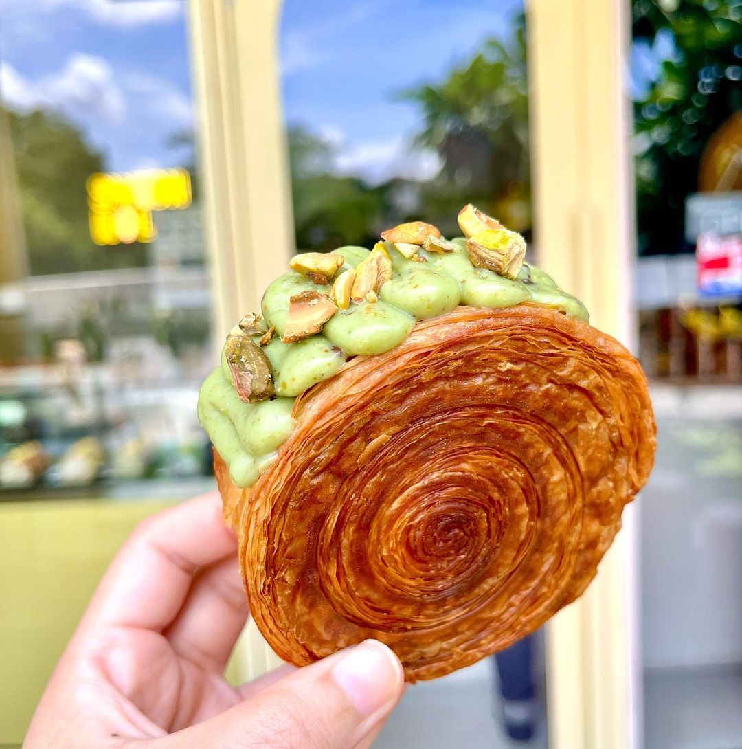 Craving something circular and sweet? Swish Rolls's CROONS are the answer!