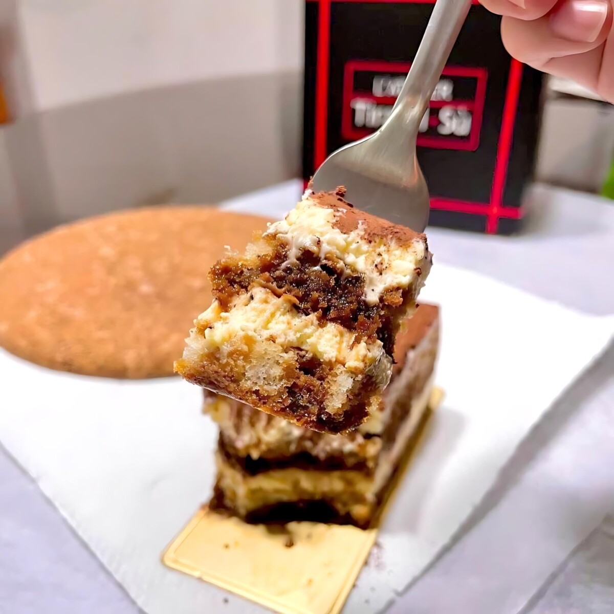 L'atelier Tiramisu serves pure, classic tiramisu crafted with tradition and passion!