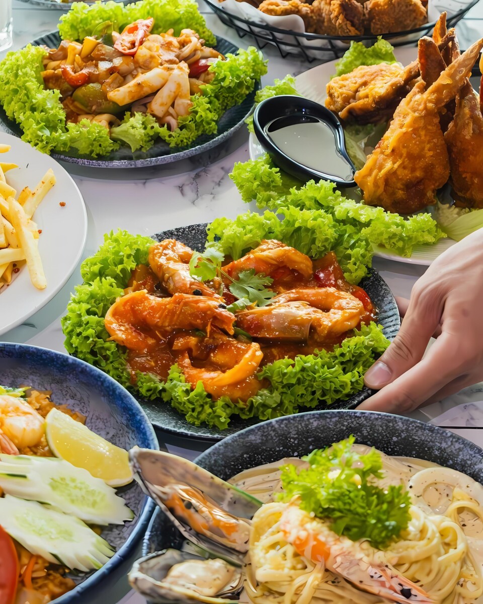 Don't forget to try their Thai dishes like Stir Fried Prawn with Thai Chilli Sauce too!