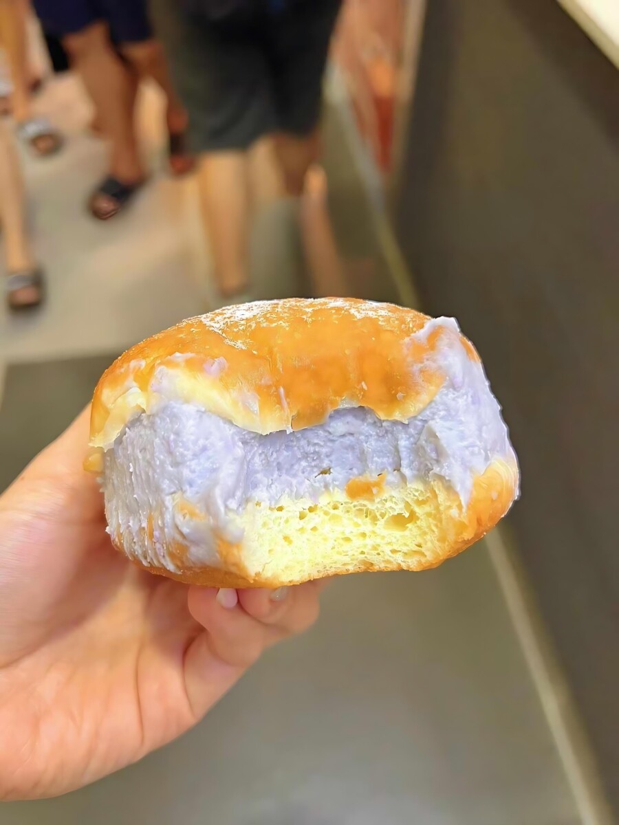 Don't miss Shinfuni's legendary Taro Orh Nee Doughnut: a fluffy dream filled with creamy taro delight!