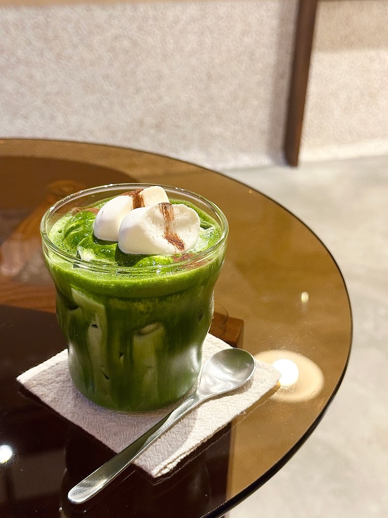 A harmonious blend of matcha and creamy delight.